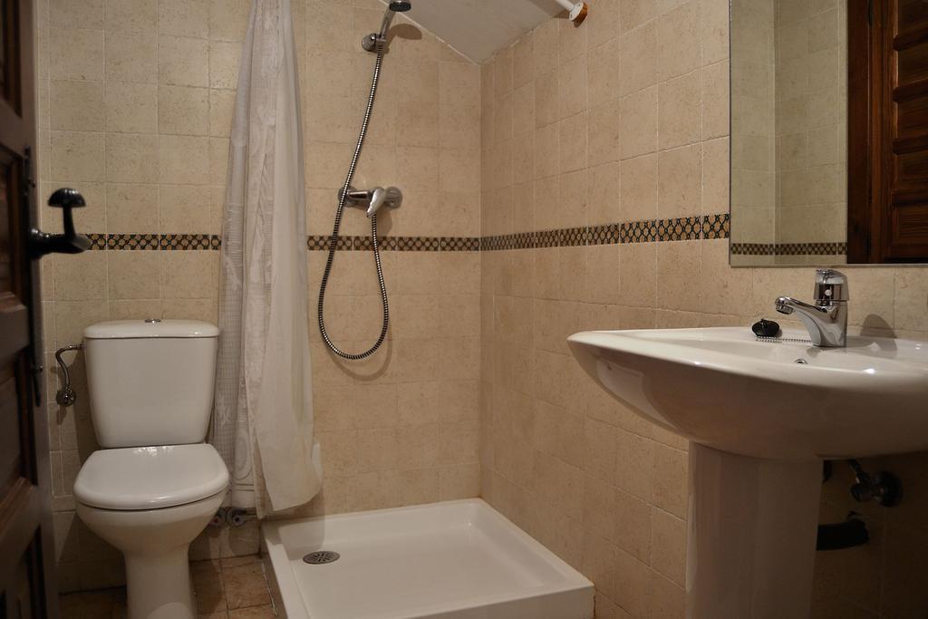 La Casa De Las Parrillas Guest House Canamares Room photo